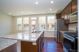 218 Peyton Pl, New Brunswick, NJ 08901 - Photo 8