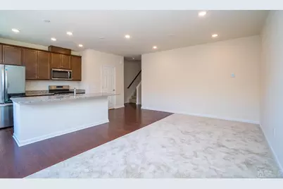 218 Peyton Place, New Brunswick, NJ 08901 - Photo 4