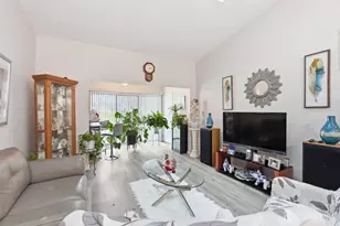 62 Wycoff Way E, East Brunswick Township, NJ 08816 - Photo 6