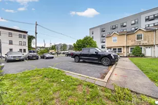 172 Roosevelt Ave, Carteret, NJ 07008 - Photo 18
