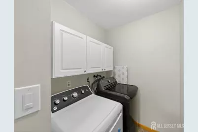 172 Roosevelt Avenue #B, Carteret, NJ 07008 - Photo 12
