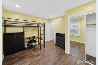 172 Roosevelt Avenue #B, Carteret, NJ 07008 - Photo 8