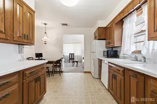 35 Lee Ave, Sayreville, NJ 08879 - Photo 10