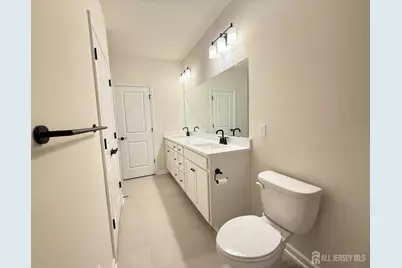 614 Sadie Circle, New Brunswick, NJ 08901 - Photo 16