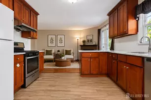 33 Allison Dr, East Brunswick Township, NJ 08816 - Photo 6