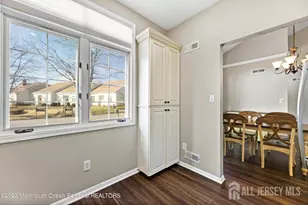 48 Rutland Ln, Monroe Township, NJ 08831 - Photo 6