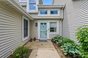 105 Lloyd Ct, East Brunswick Township, NJ 08816 - Photo 4