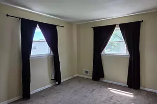 8 Chester Ct, Edison, NJ 08817 - Photo 16