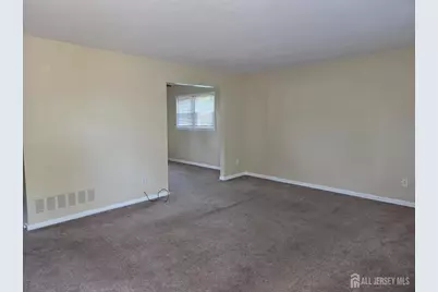 8 Chester Court, Edison, NJ 08817 - Photo 4