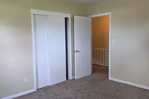 8 Chester Ct, Edison, NJ 08817 - Photo 12