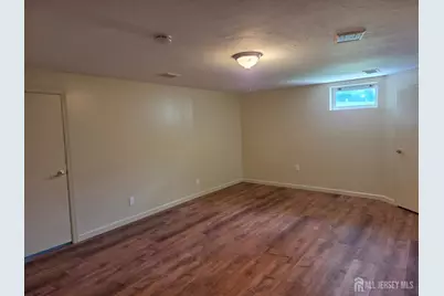 8 Chester Court, Edison, NJ 08817 - Photo 22