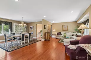 18 Mary Ellen Dr, Edison, NJ 08820 - Photo 10