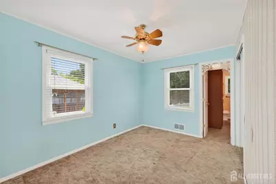 421 Melrose Avenue, Middlesex, NJ 08846 - Photo 12
