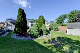57 E William St, Fords, NJ 08863 - Photo 8