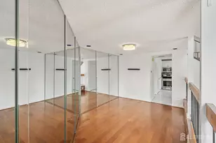 516 Westgate Dr, Edison, NJ 08820 - Photo 8
