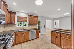 1430 Kearney Dr, North Brunswick Township, NJ 08902 - Photo 4