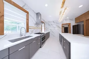 377 W Park Ave W, Oakhurst, NJ 07755 - Photo 16