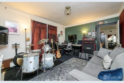 135 Baldwin Street, New Brunswick, NJ 08901 - Photo 12