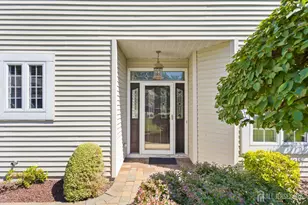 23 Stonewyck Pl, Monroe Township, NJ 08831 - Photo 4