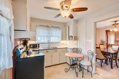 17 Vanderbuilt Place, Woodbridge Township, NJ 07095 - Photo 14