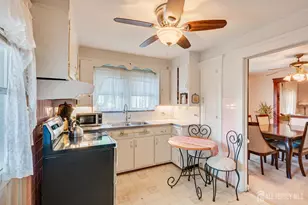 17 Vanderbuilt Pl, Woodbridge Township, NJ 07095 - Photo 14