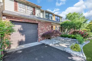 25 Paine Ct, East Brunswick Township, NJ 08816 - Photo 2