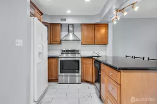 25 Paine Ct, East Brunswick Township, NJ 08816 - Photo 10