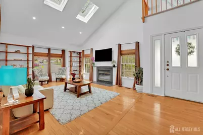 88 W Countryside Drive, South Brunswick Township, NJ 08540 - Photo 2