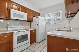 484 Fairton Dr, Monroe Township, NJ 08831 - Photo 14