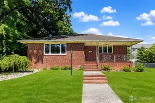 27 Phoenix Ave, Edison, NJ 08837 - Photo 2