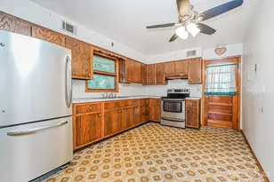 27 Phoenix Ave, Edison, NJ 08837 - Photo 4