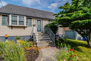 13 Meade St, Sewaren, NJ 07077 - Photo 4