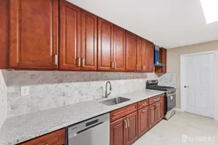 438 Westgate Dr, Edison, NJ 08820 - Photo 20