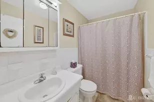 136 Highview Dr, Woodbridge Township, NJ 07095 - Photo 24