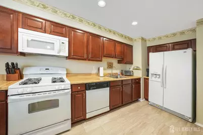 136 Highview Drive, Woodbridge Township, NJ 07095 - Photo 10