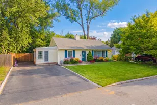 12 Pierrepont Ave, Middlesex, NJ 08846 - Photo 2