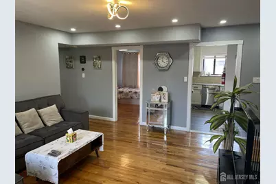 202 N Oaks Boulevard N, North Brunswick Township, NJ 08902 - Photo 6