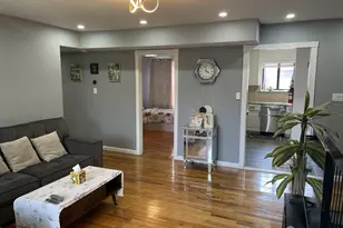 202 N Oaks Blvd N, North Brunswick Township, NJ 08902 - Photo 6