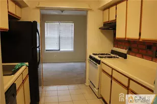 82 Keystone Ct, Edison, NJ 08817 - Photo 8