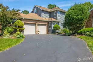 19 Fairway Blvd, Monroe Township, NJ 08831 - Photo 2