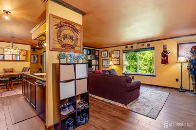 18 Steeplechase Court, Franklin Township, NJ 08873 - Photo 2