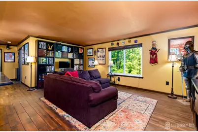 18 Steeplechase Court, Franklin Township, NJ 08873 - Photo 4