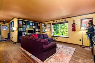 18 Steeplechase Ct, Franklin Township, NJ 08873 - Photo 4