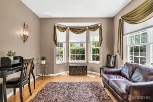 220 Hidden Lake Dr, Morganville, NJ 07751 - Photo 8