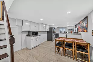 31 Monmouth Rd, Monroe Township, NJ 08831 - Photo 2