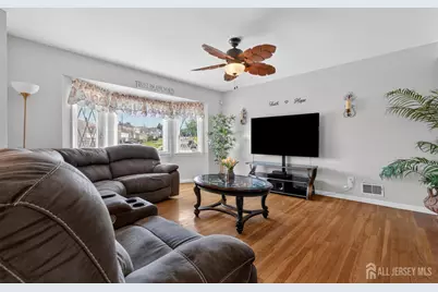 742 Gornik Drive, Perth Amboy, NJ 08861 - Photo 6