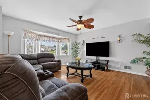 742 Gornik Dr, Perth Amboy, NJ 08861 - Photo 6