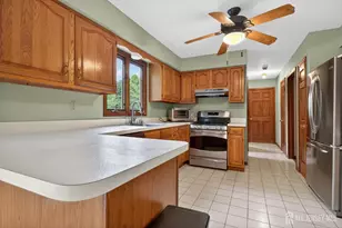 7 Lake Farrington Dr, North Brunswick Township, NJ 08902 - Photo 24