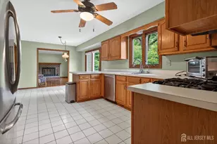 7 Lake Farrington Dr, North Brunswick Township, NJ 08902 - Photo 30