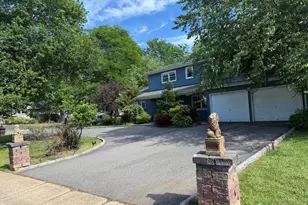 43 Jonathan Dr, Edison, NJ 08820 - Photo 2